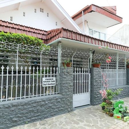Emy'S Guesthouse Jenggrik Luaran gambar