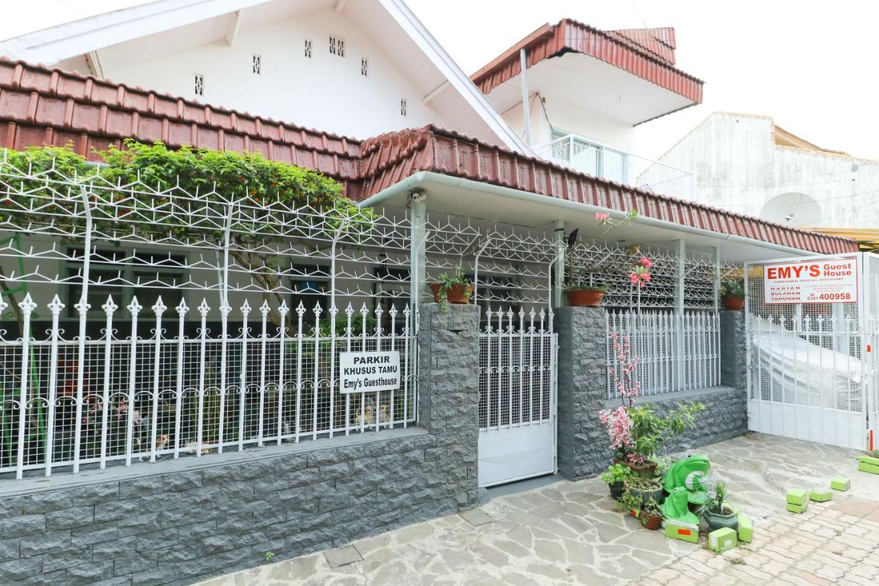 Emy'S Guesthouse Jenggrik Luaran gambar