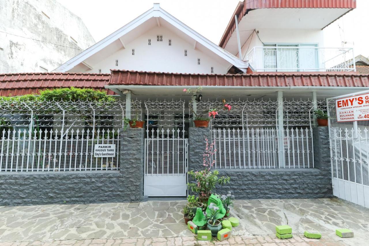 Emy'S Guesthouse Jenggrik Luaran gambar
