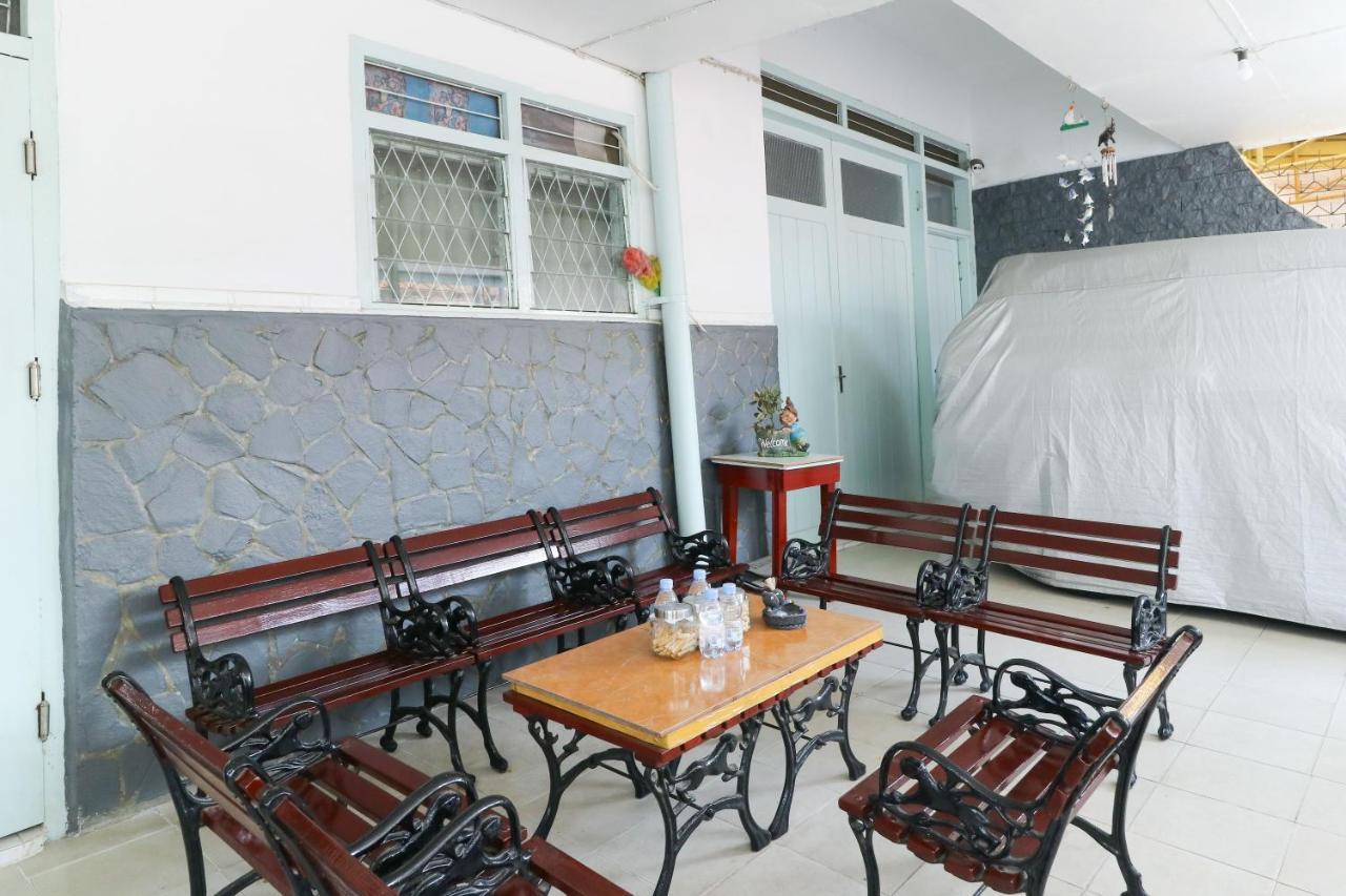 Emy'S Guesthouse Jenggrik Luaran gambar