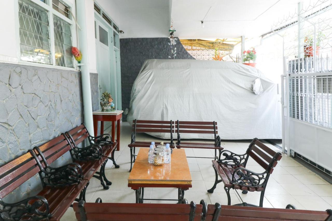 Emy'S Guesthouse Jenggrik Luaran gambar