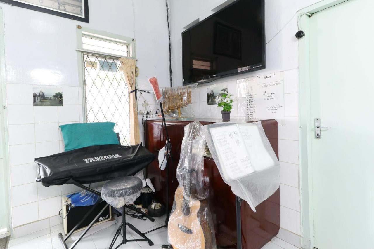 Emy'S Guesthouse Jenggrik Luaran gambar